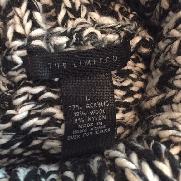 🎈SALE🎈The Limited chunky sweater.  Size Large. - Picture 5 of 5